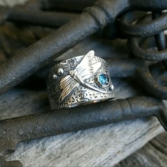 Vintage Style Size 9 Silver Plated Wide Band Dragonfly Ring New! - Picture 3 of 7
